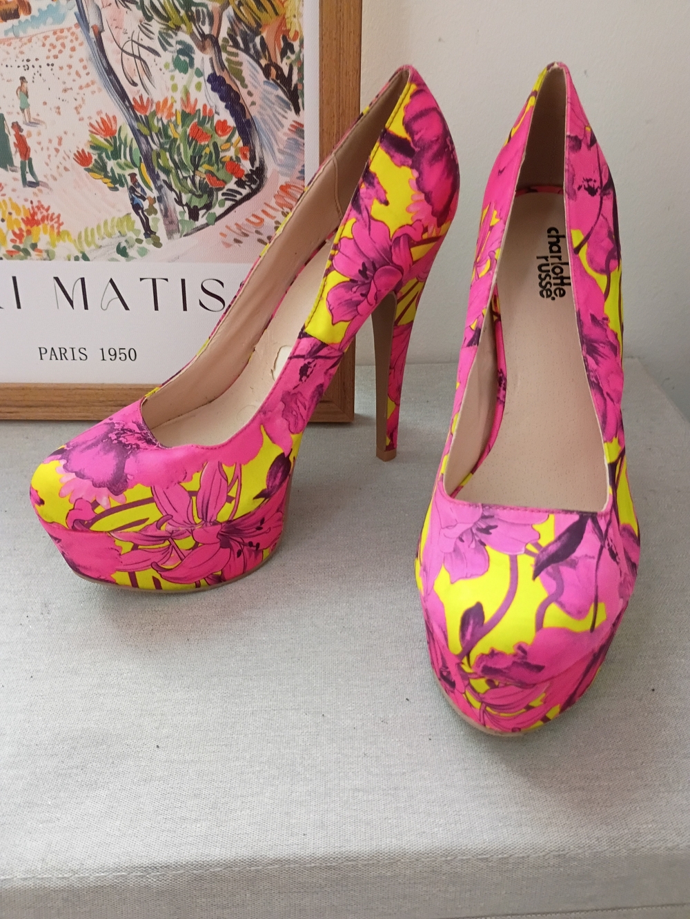 Charlotte Russe Neon Pink & Yellow Floral Platform Heels - Size 8